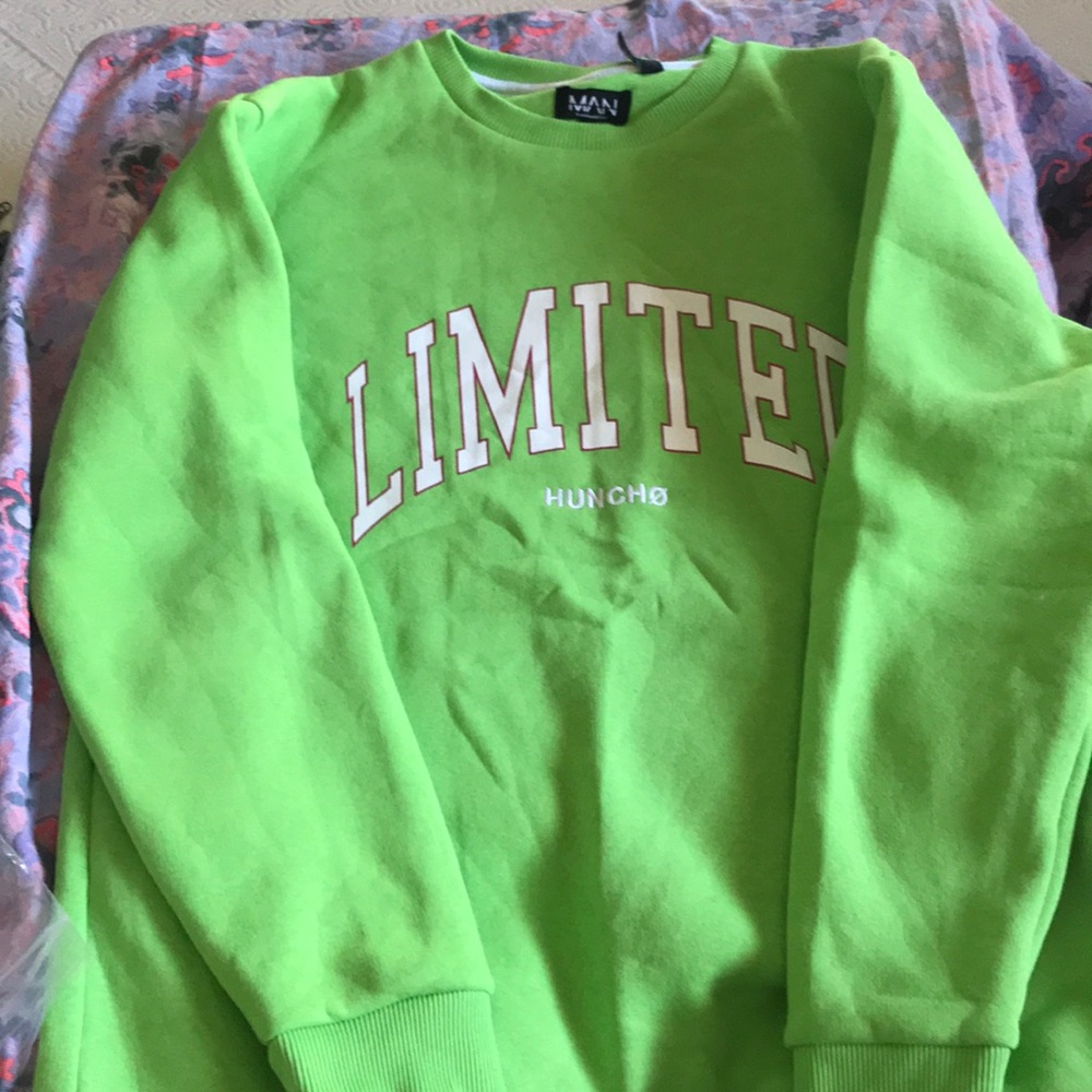 Sweatshirt - Picture 2 of 3